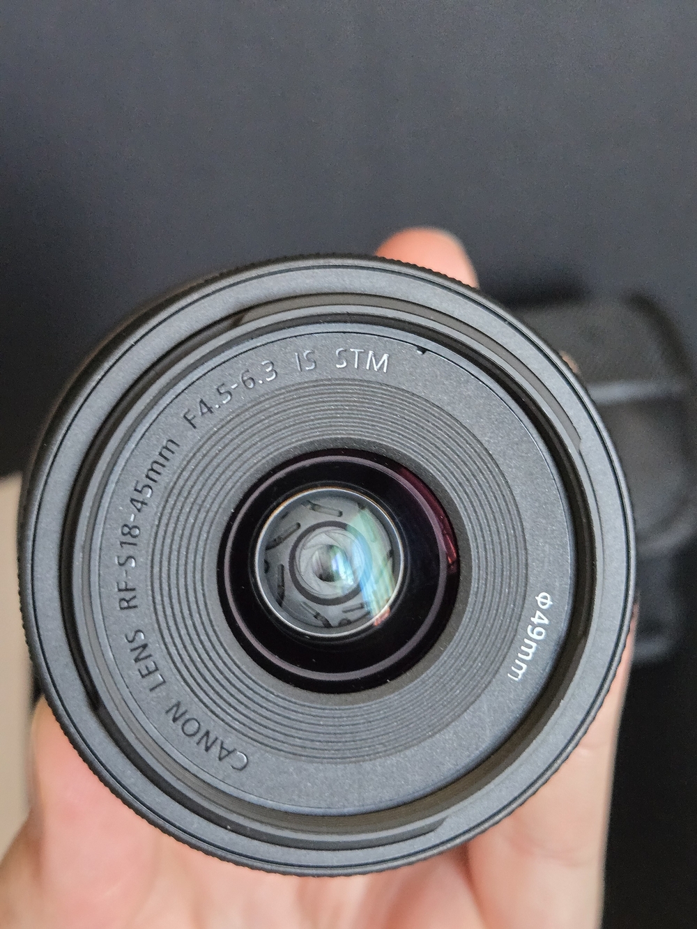 Canon RF-S18-45mm F4.5-6.3 Lens - Picture 3 of 7